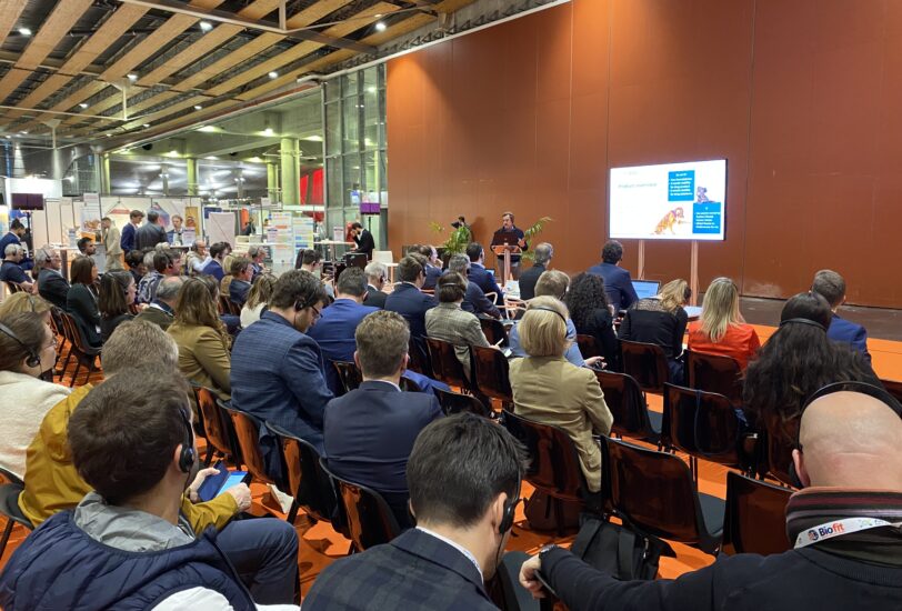 Participants à BioFIT 2024 en pleine discussion à Lille